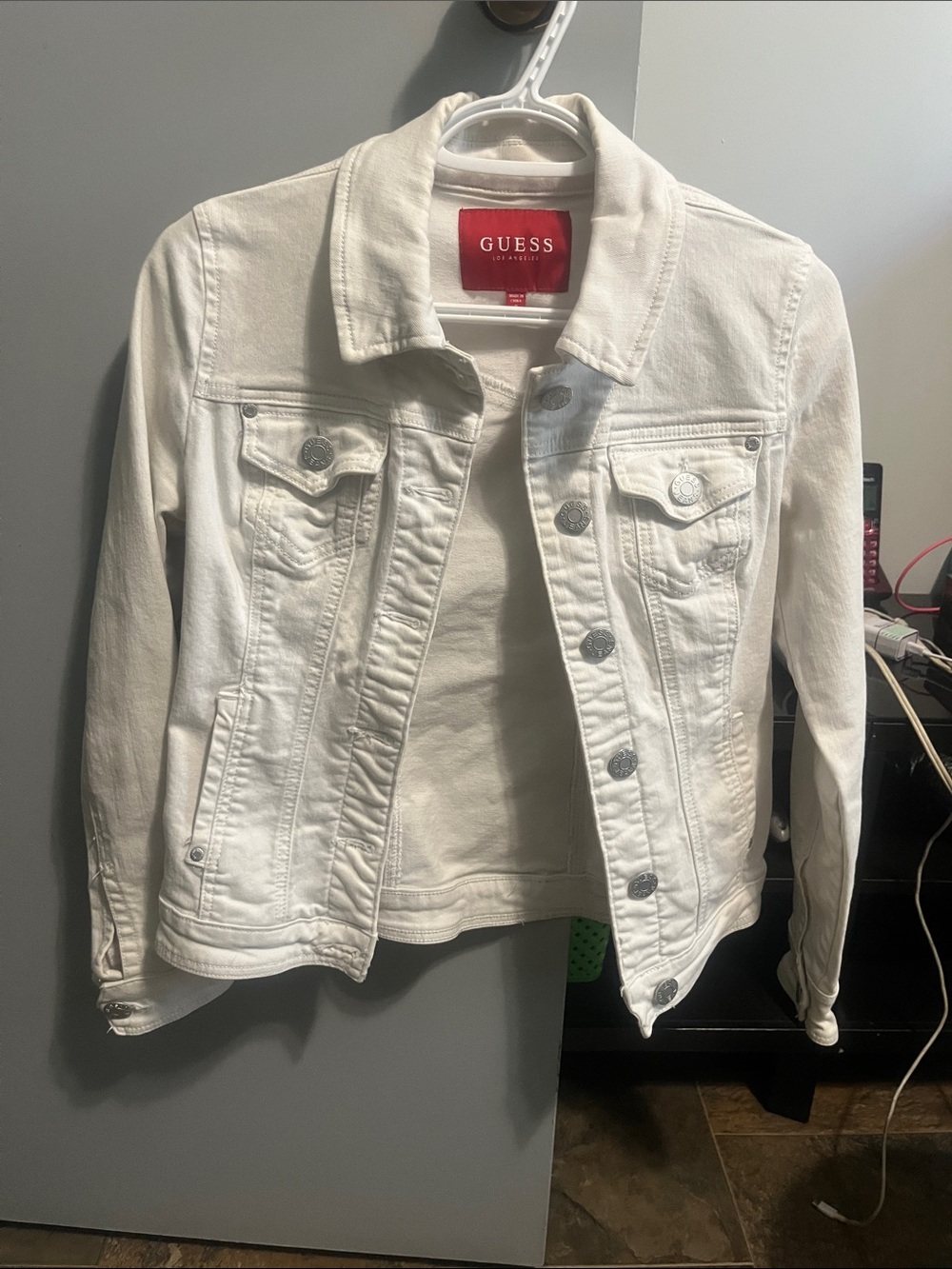 GUESS WHITE DENIM JACKET